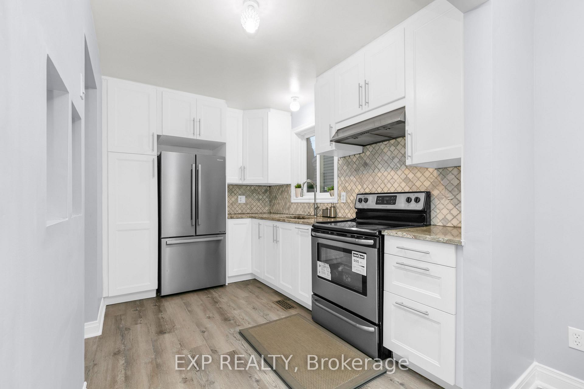 Photo 12 of 4 Fulham Court E, Ottawa, Barrhaven - On the Green — HOMEH