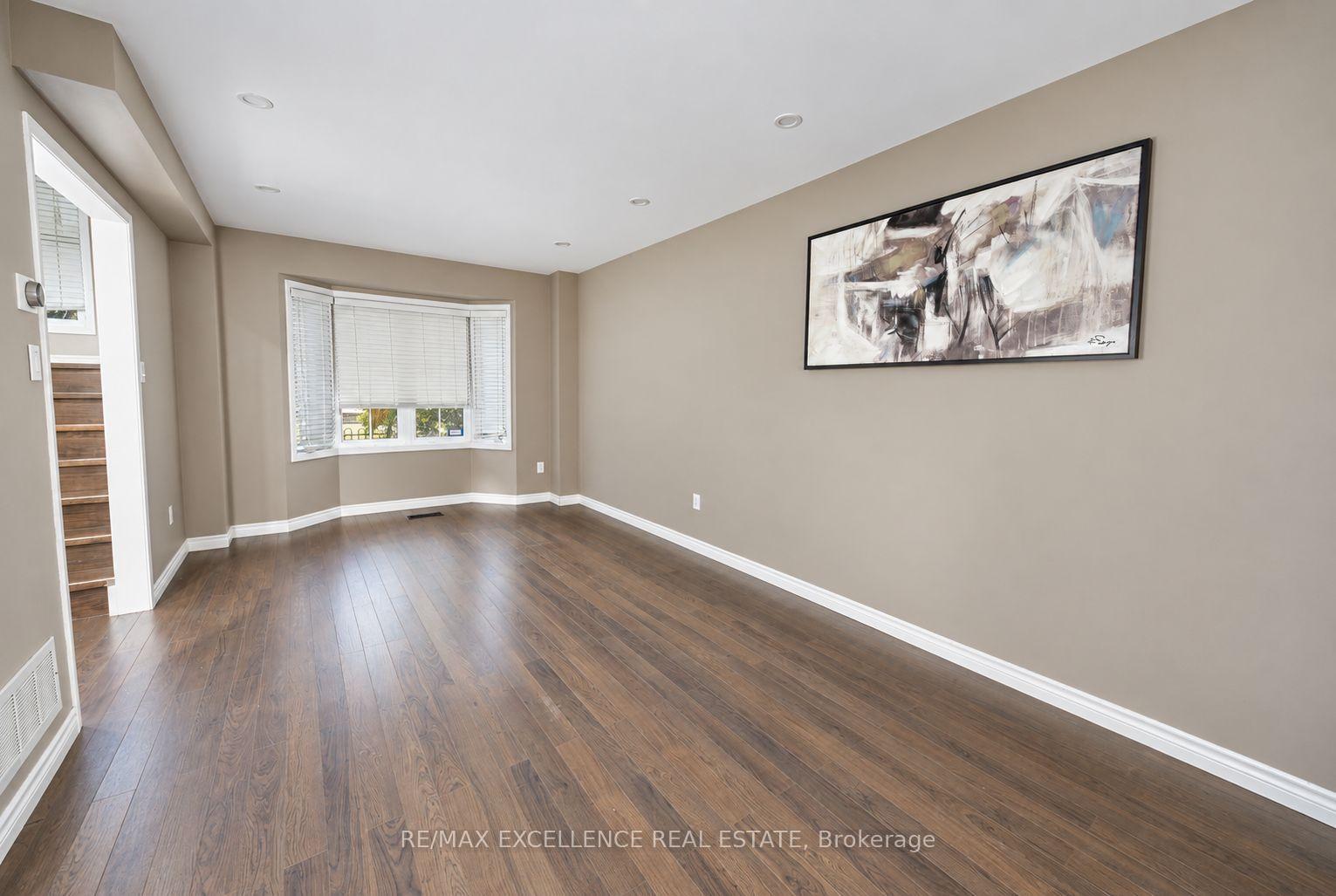 Photo 3 of 2371 Clearside Court, Pickering, Brock Ridge — HOMEH