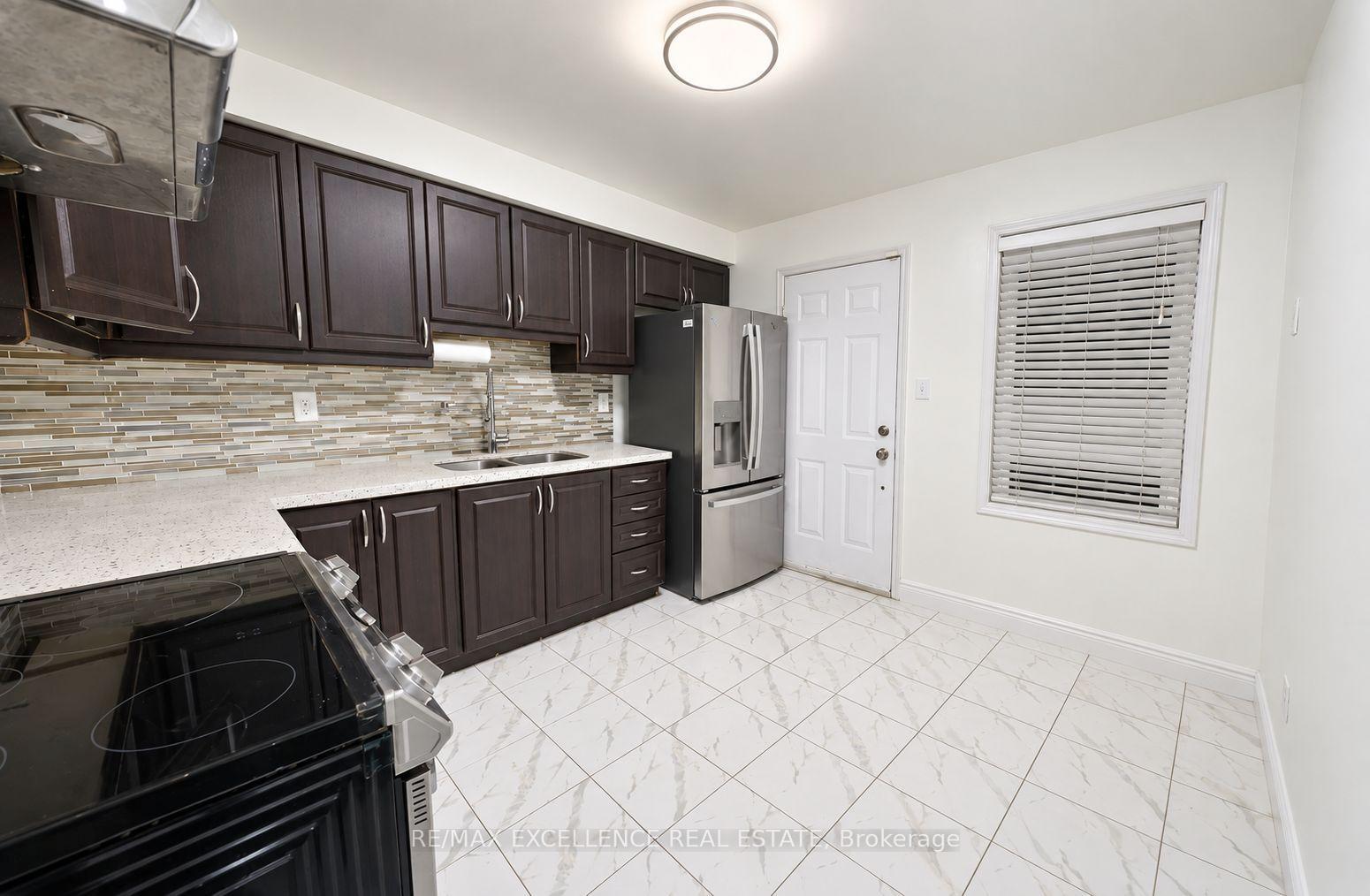 Photo 4 of 2371 Clearside Court, Pickering, Brock Ridge — HOMEH