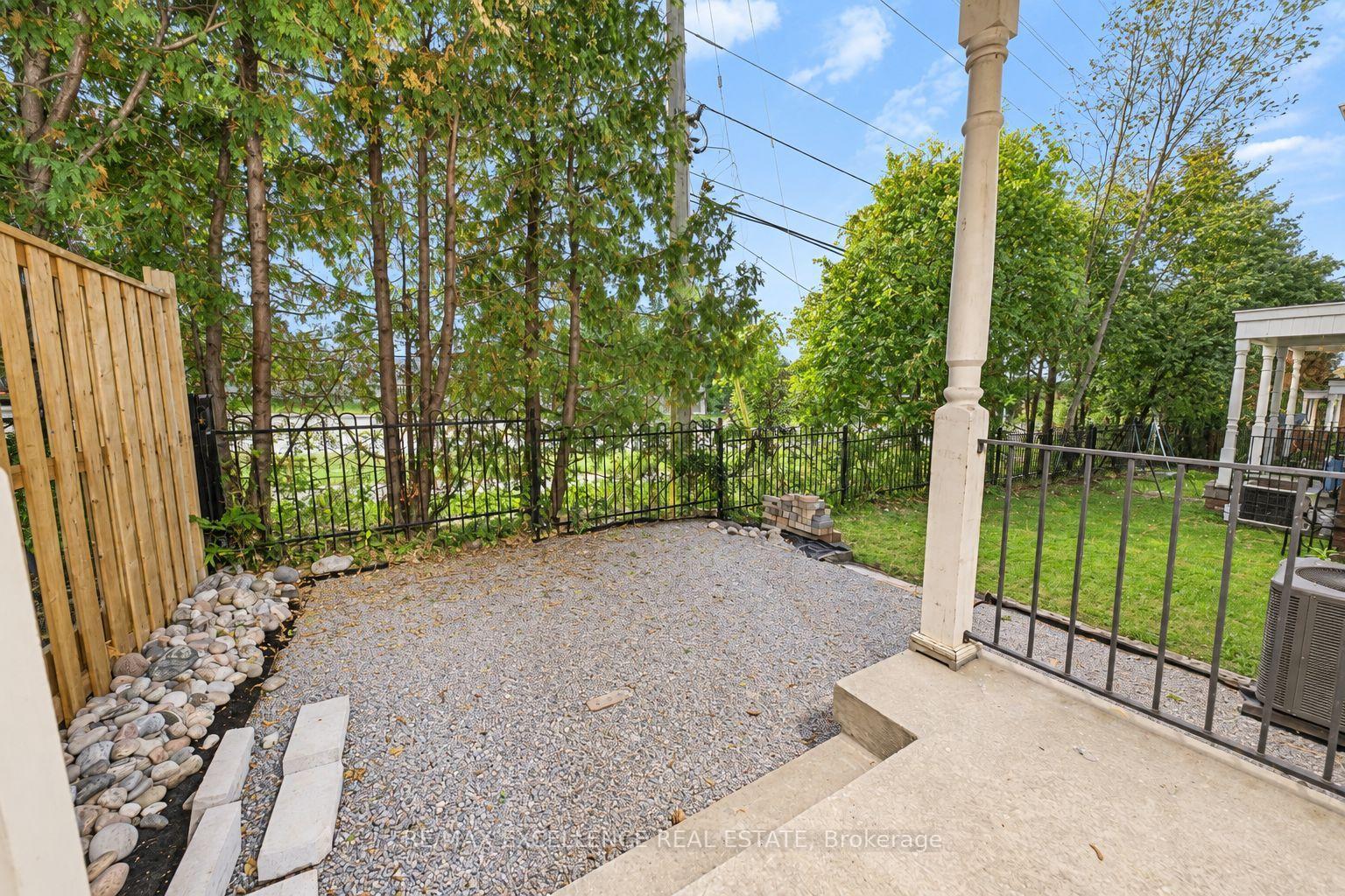 Photo 9 of 2371 Clearside Court, Pickering, Brock Ridge — HOMEH