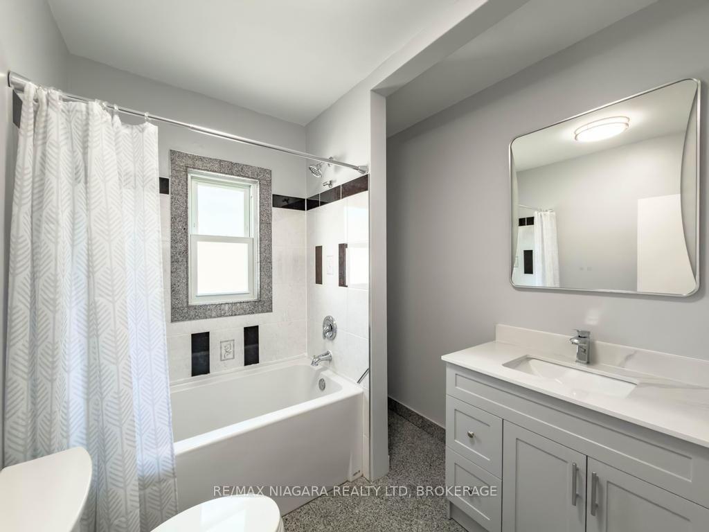 Photo 11 of 5576 Desson Avenue, Niagara Falls, Clifton Hill — HOMEH