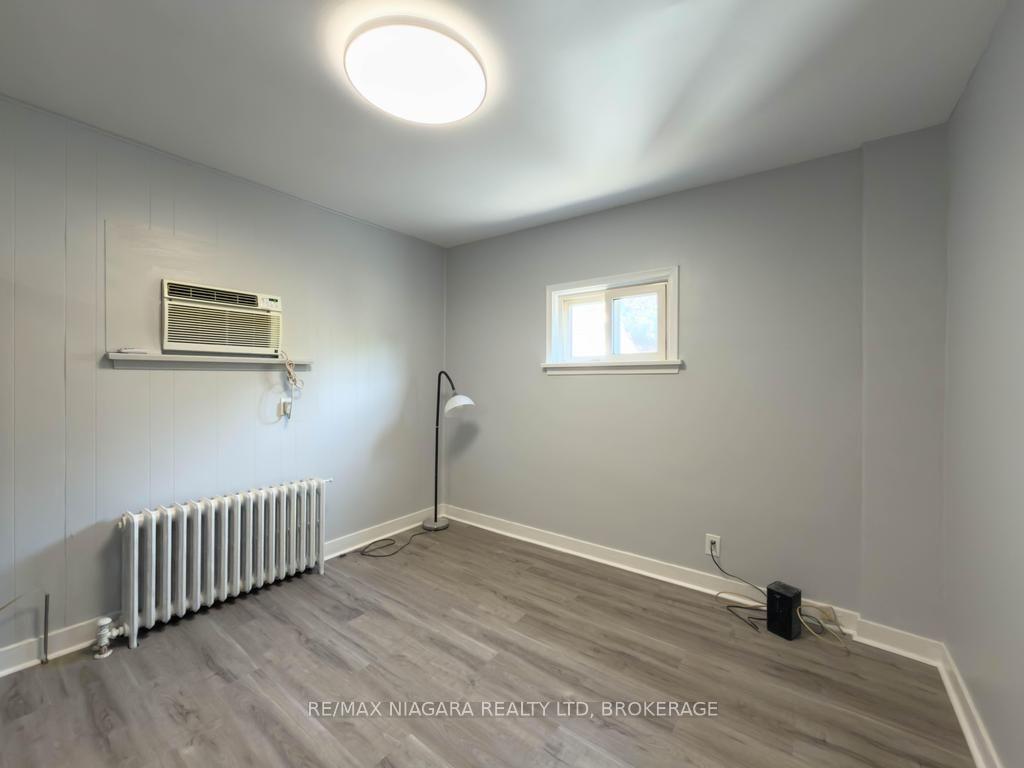 Photo 15 of 5576 Desson Avenue, Niagara Falls, Clifton Hill — HOMEH
