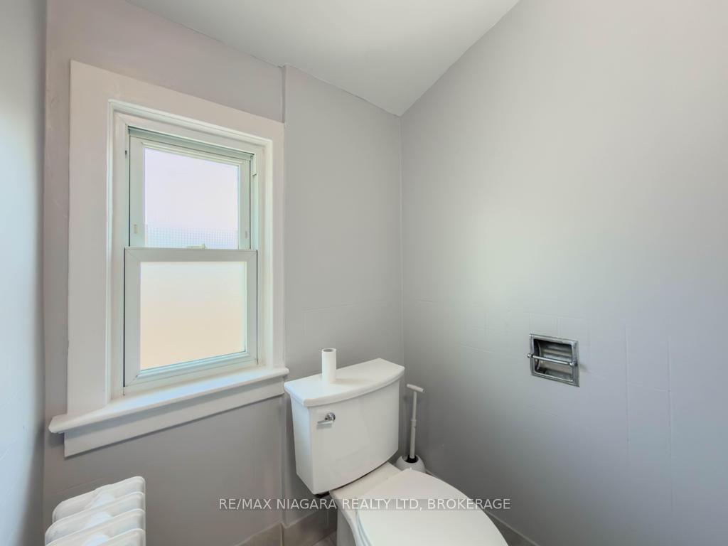 Photo 22 of 5576 Desson Avenue, Niagara Falls, Clifton Hill — HOMEH