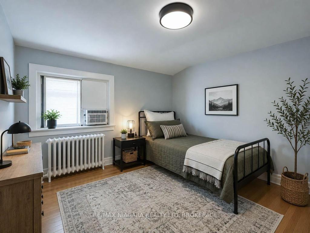 Photo 24 of 5576 Desson Avenue, Niagara Falls, Clifton Hill — HOMEH
