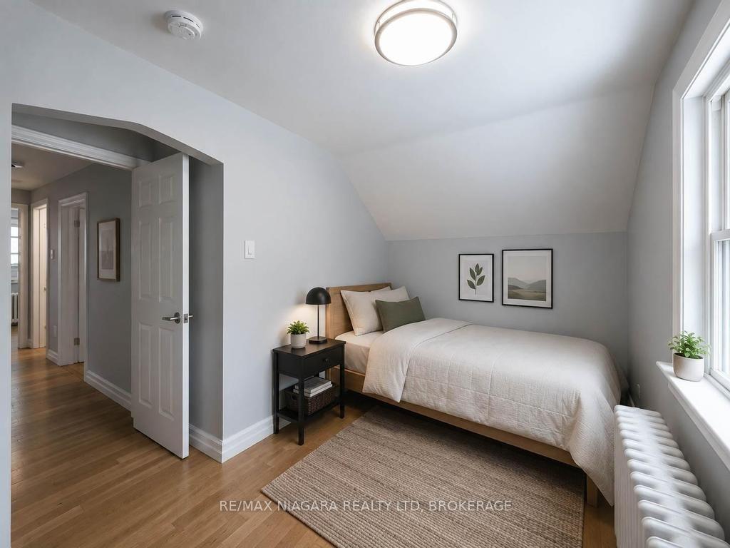 Photo 26 of 5576 Desson Avenue, Niagara Falls, Clifton Hill — HOMEH