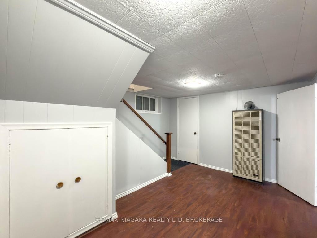 Photo 30 of 5576 Desson Avenue, Niagara Falls, Clifton Hill — HOMEH