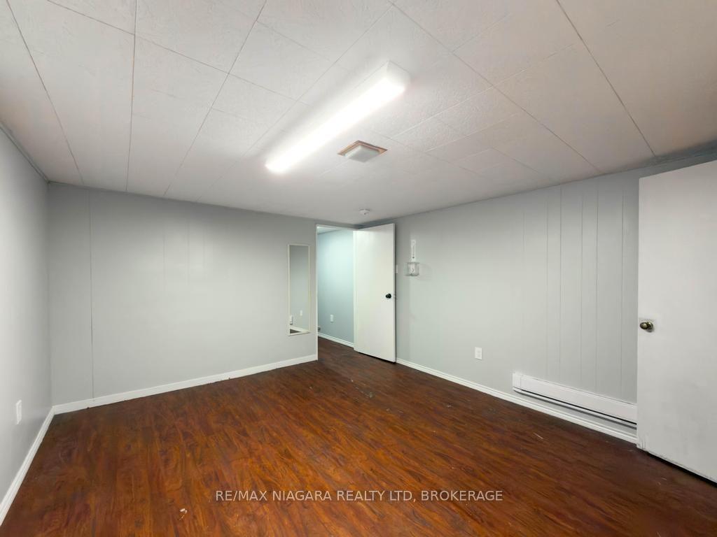 Photo 32 of 5576 Desson Avenue, Niagara Falls, Clifton Hill — HOMEH