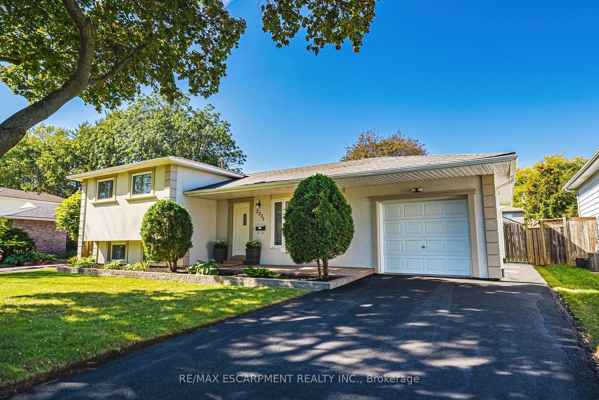 Photo of 2231 Urwin Crescent