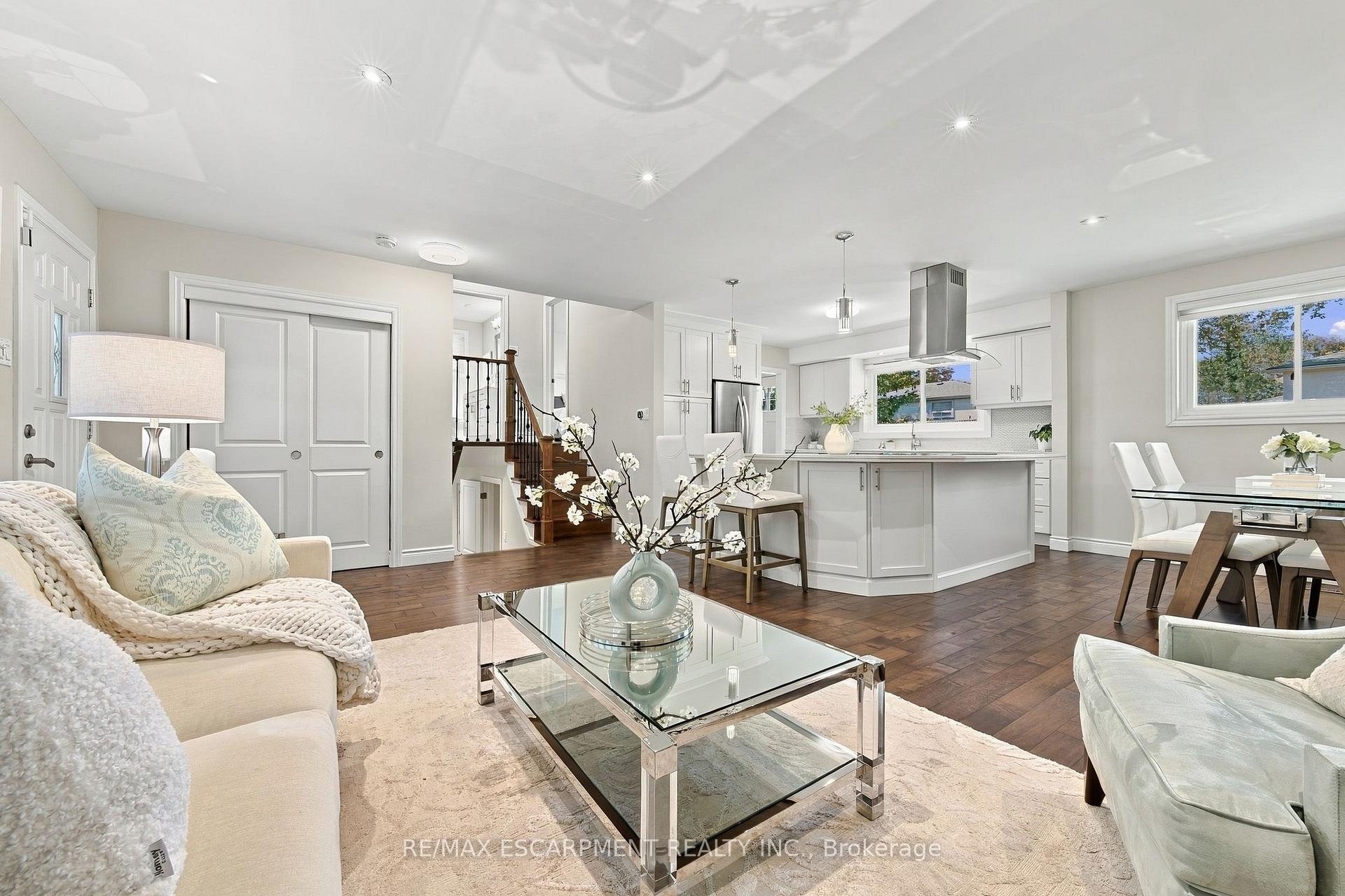 Photo 7 of 2231 Urwin Crescent, Oakville, West — HOMEH