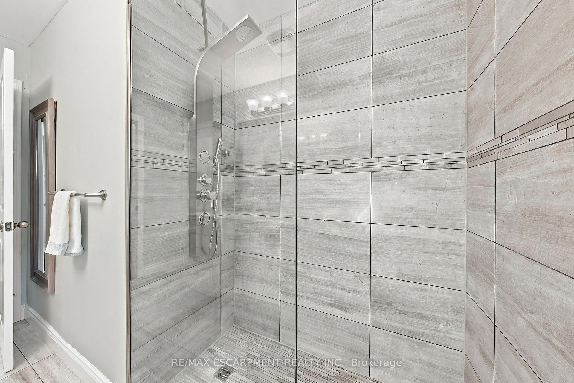 Photo 19 of 2231 Urwin Crescent, Oakville, West — HOMEH