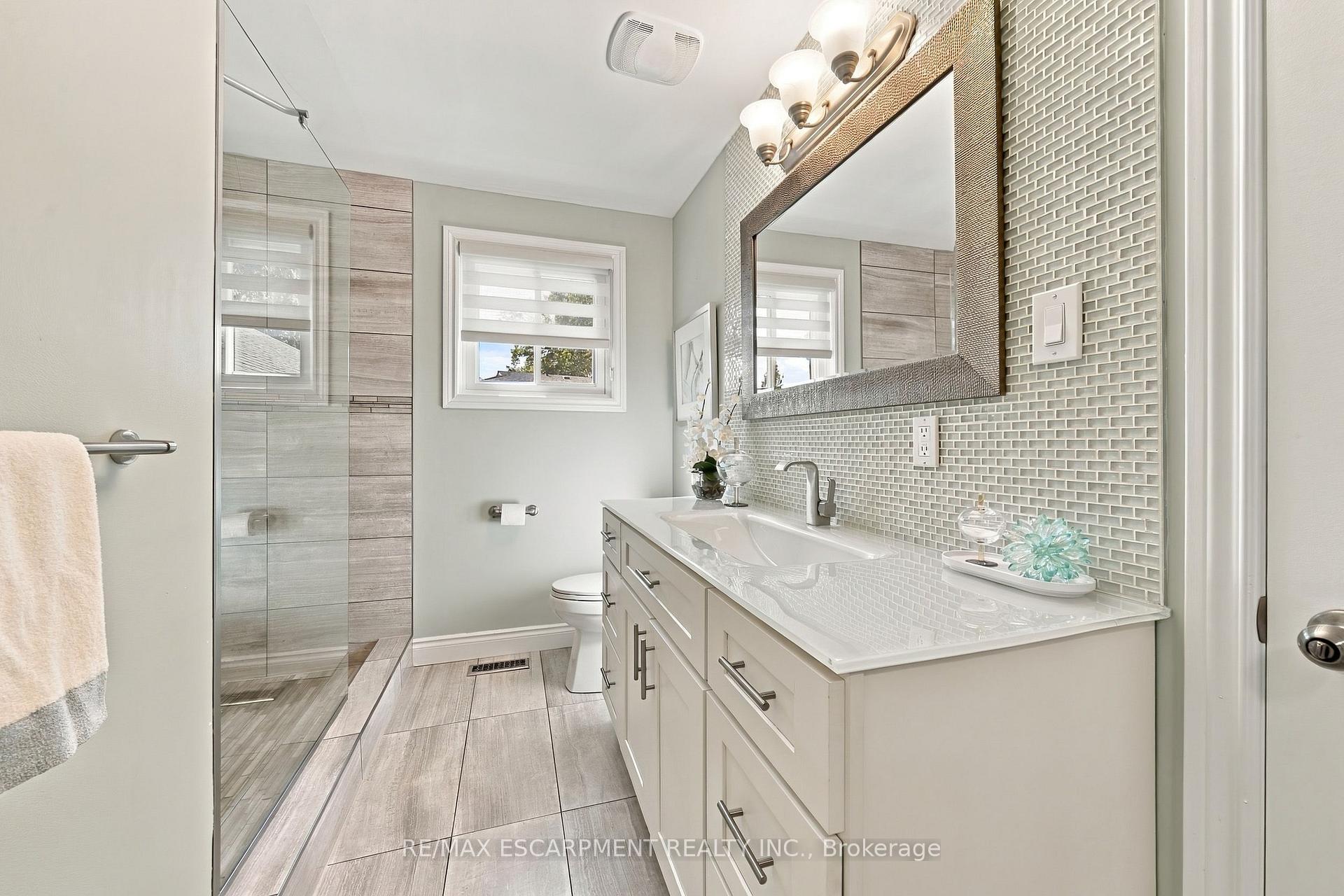 Photo 64 of 2231 Urwin Crescent, Oakville, West — HOMEH