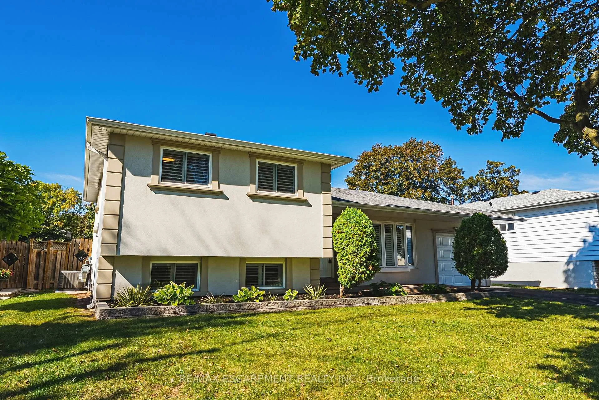 Photo 3 of 2231 Urwin Crescent, Oakville, West — HOMEH