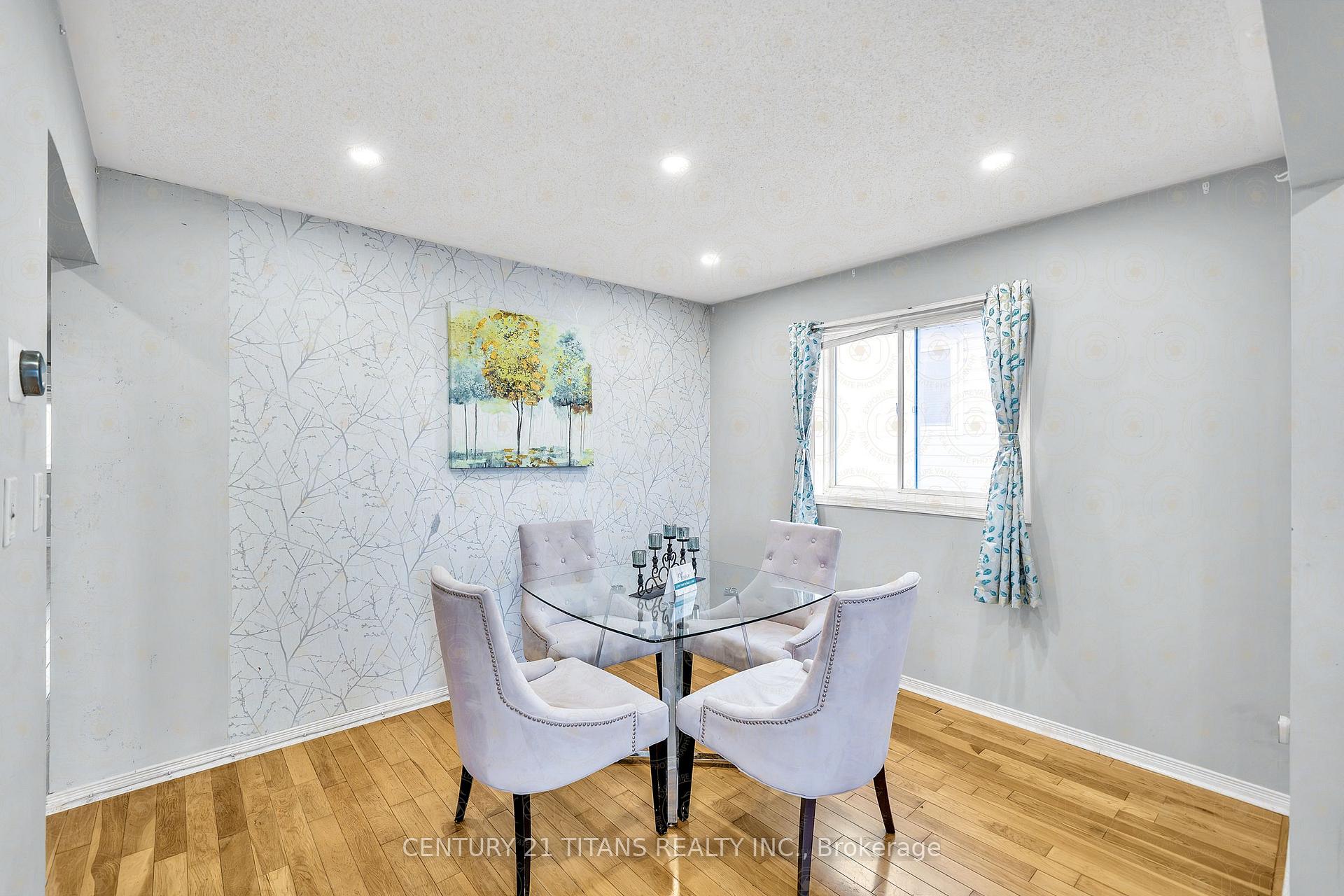 Photo 4 of 51 Marchwood Crescent, Clarington, Bowmanville — HOMEH