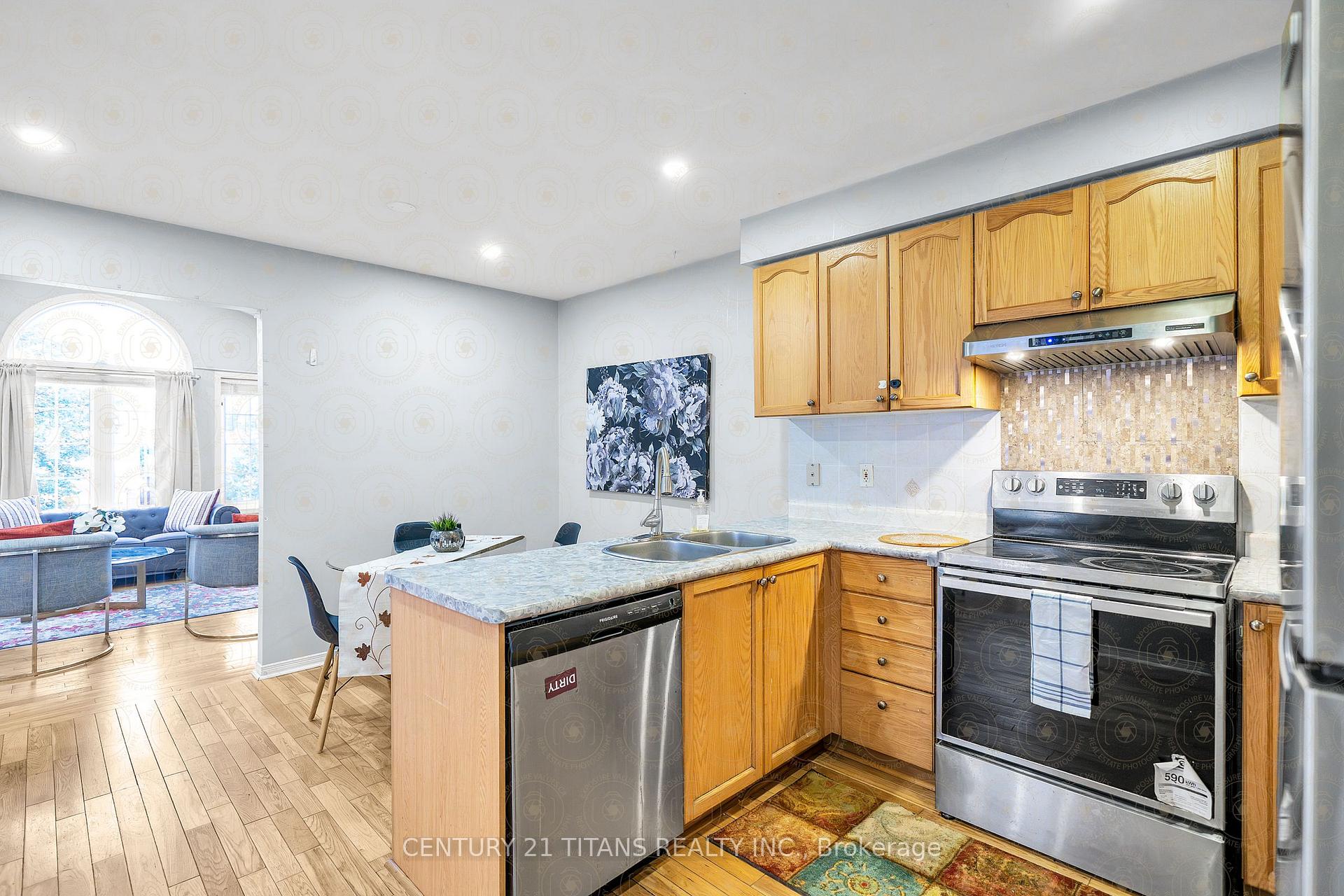 Photo 6 of 51 Marchwood Crescent, Clarington, Bowmanville — HOMEH