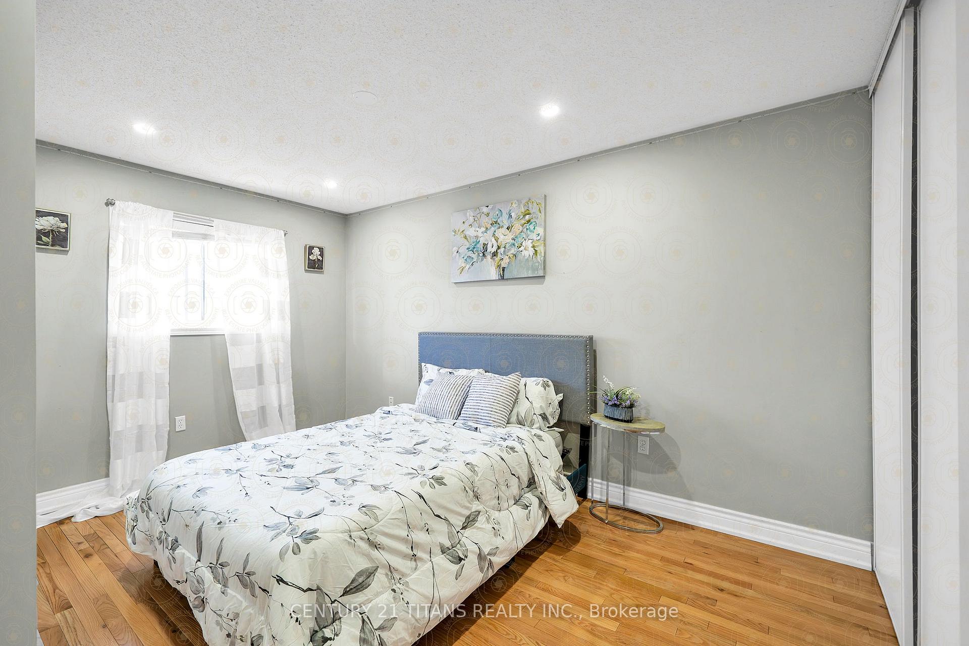 Photo 10 of 51 Marchwood Crescent, Clarington, Bowmanville — HOMEH