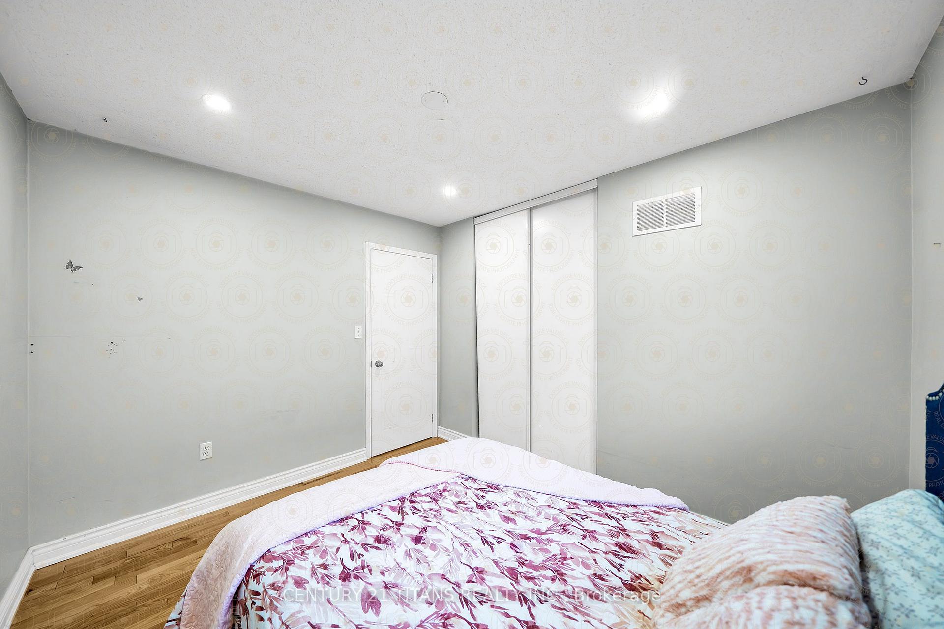 Photo 12 of 51 Marchwood Crescent, Clarington, Bowmanville — HOMEH