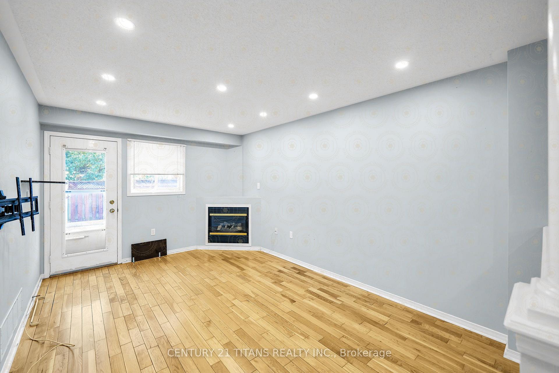 Photo 17 of 51 Marchwood Crescent, Clarington, Bowmanville — HOMEH