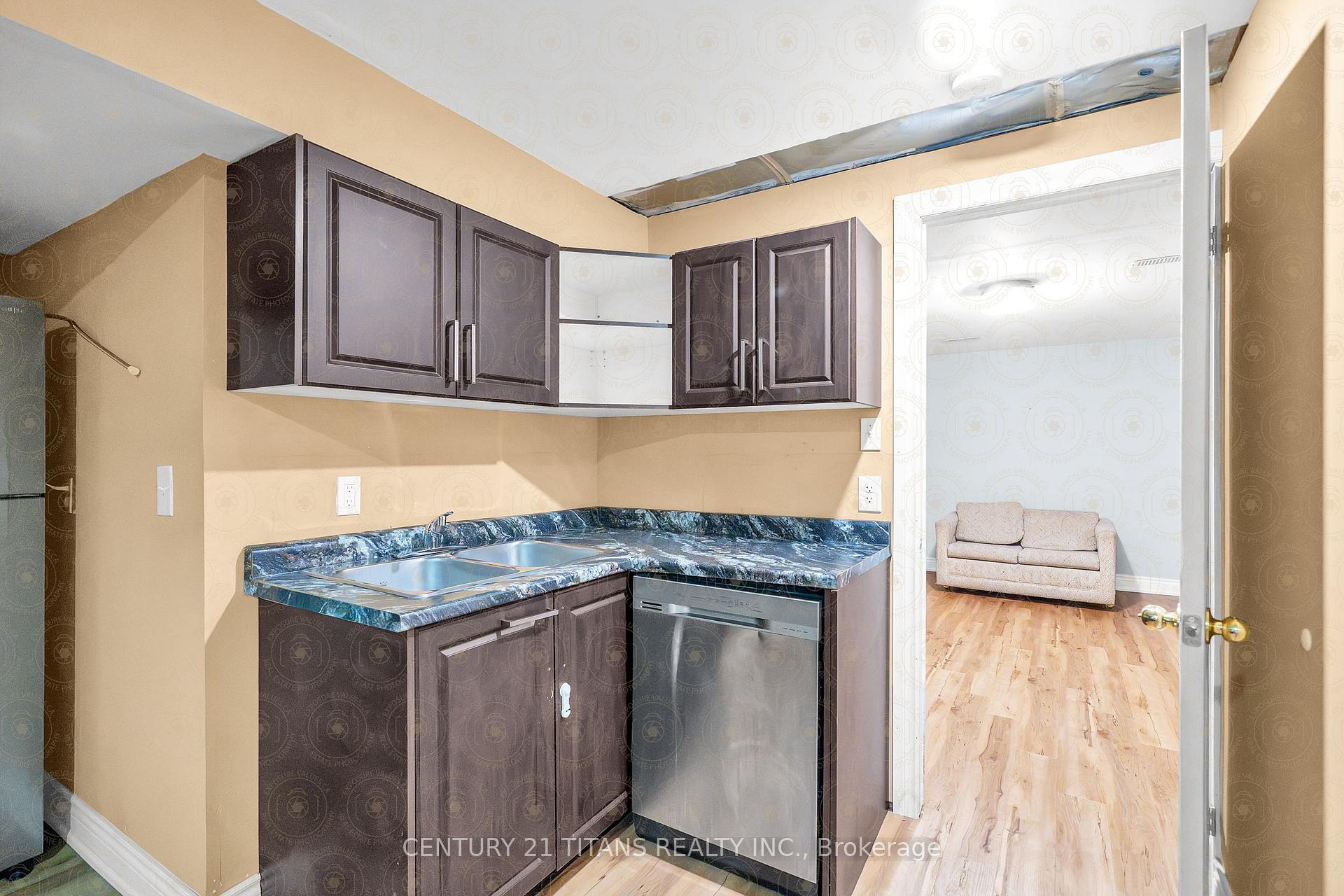 Photo 25 of 51 Marchwood Crescent, Clarington, Bowmanville — HOMEH