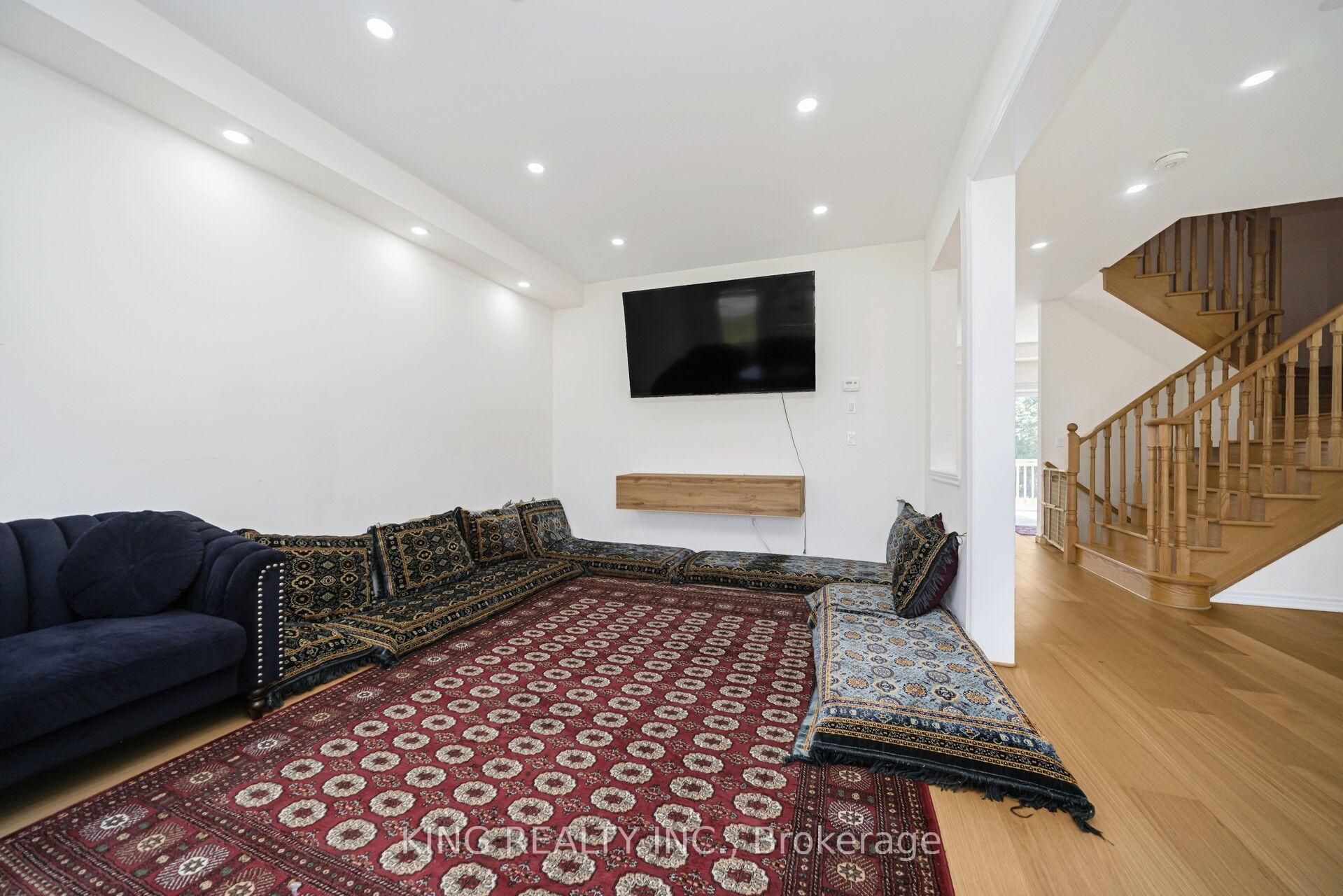 Photo 9 of 7 Todd Crescent, Southgate — HOMEH