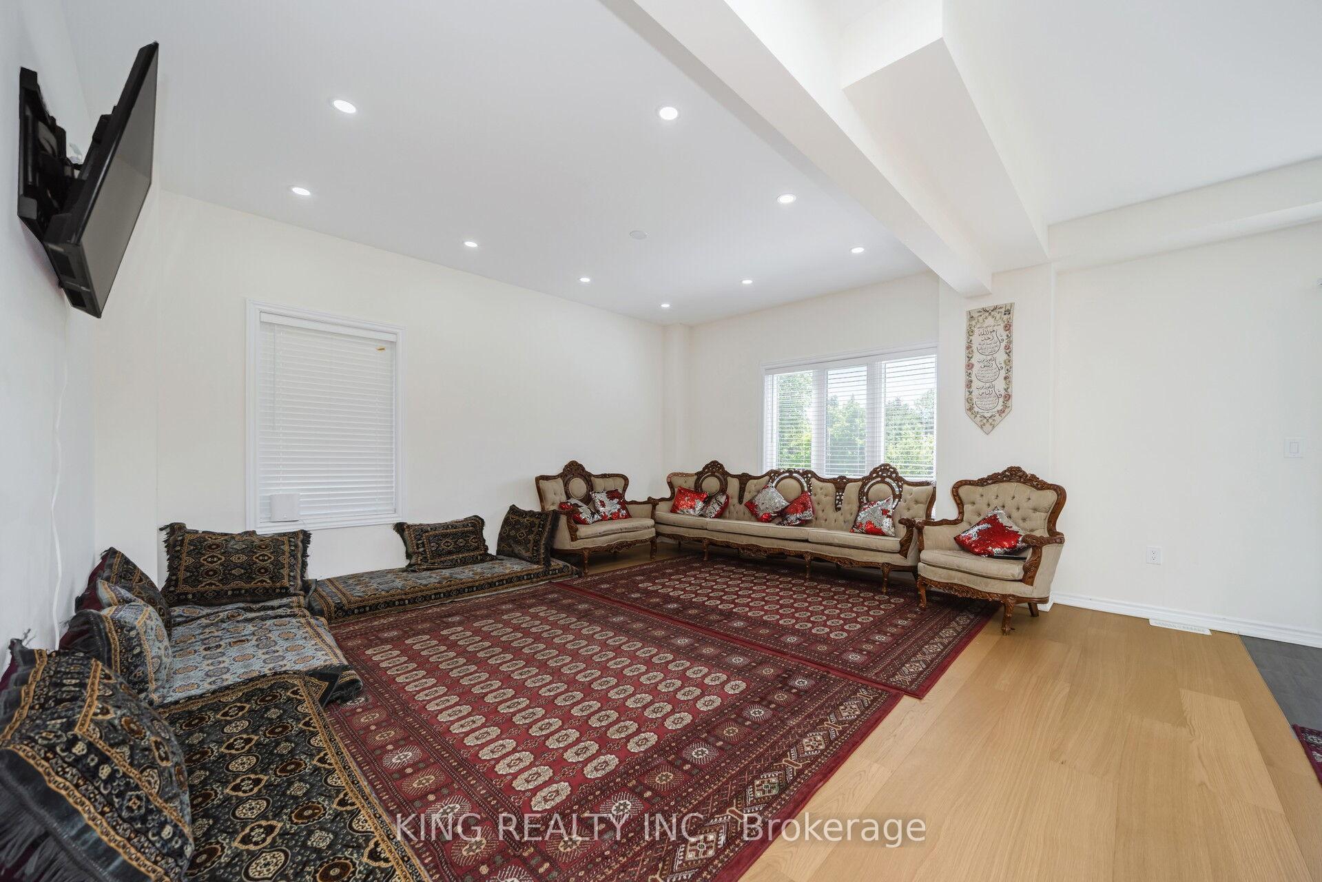 Photo 12 of 7 Todd Crescent, Southgate — HOMEH