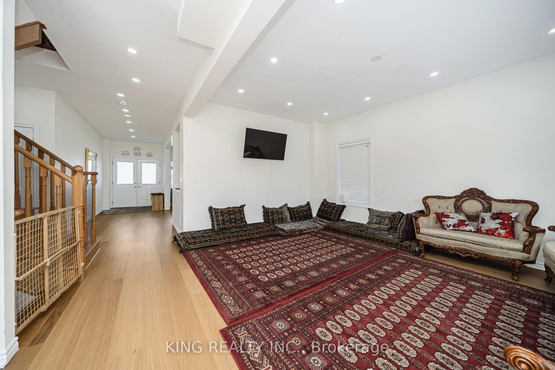 Photo 14 of 7 Todd Crescent, Southgate — HOMEH