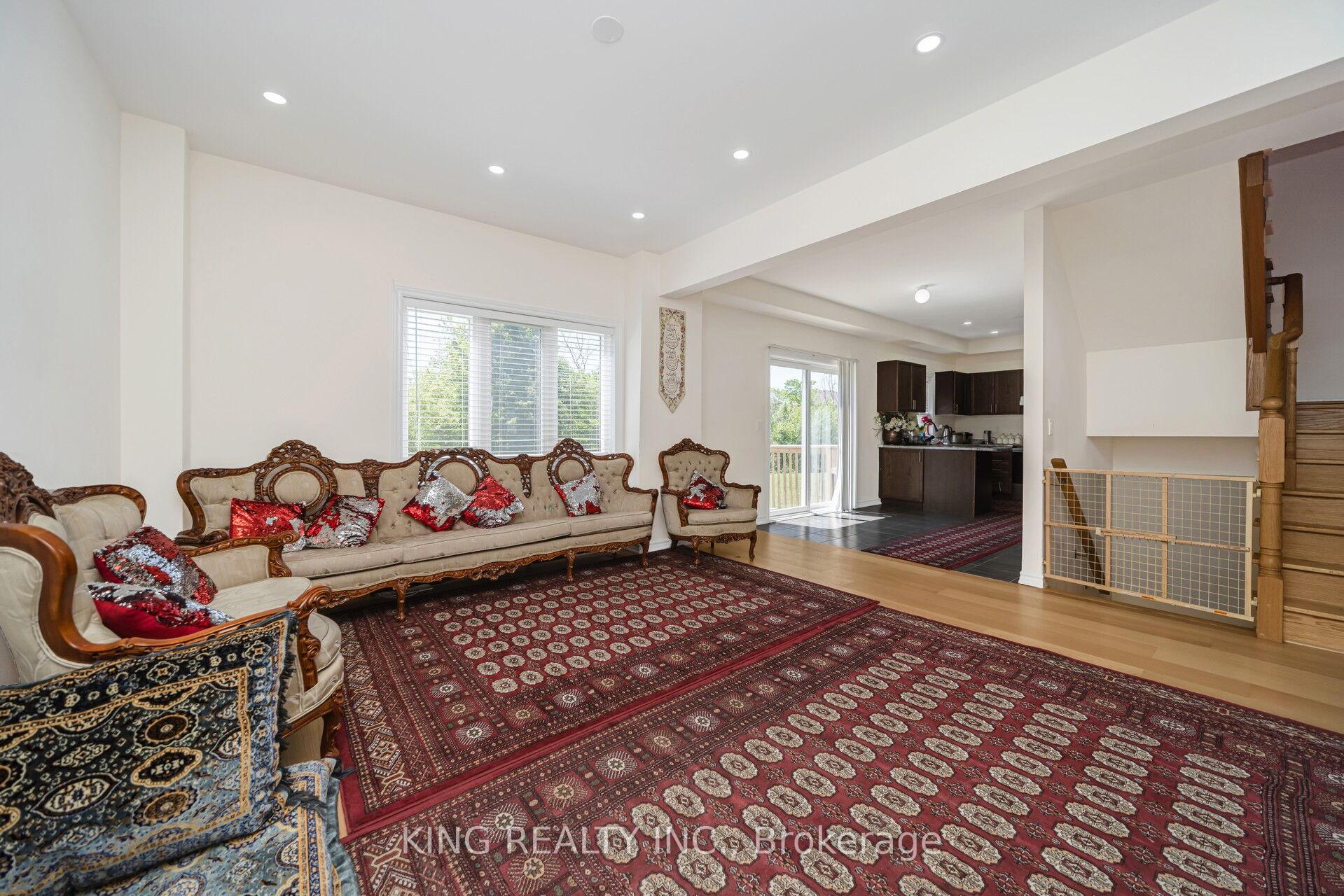 Photo 16 of 7 Todd Crescent, Southgate — HOMEH