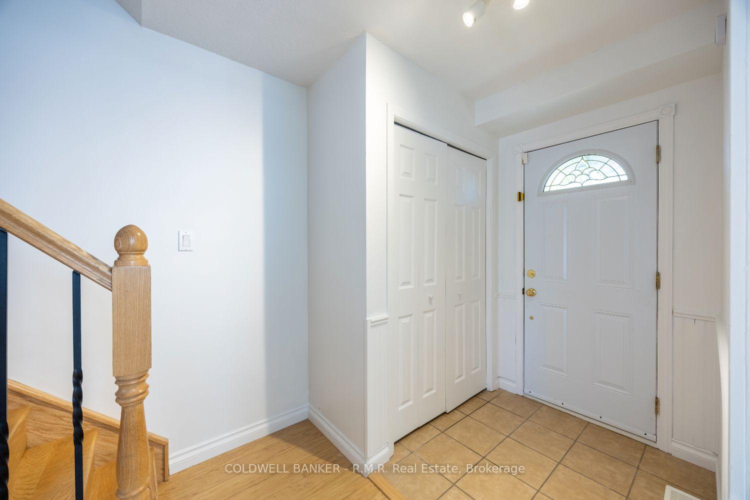 Photo 5 of 385 Trailridge Crescent, Oshawa, Pinecrest — HOMEH