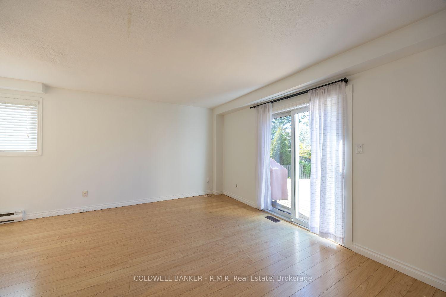 Photo 10 of 385 Trailridge Crescent, Oshawa, Pinecrest — HOMEH