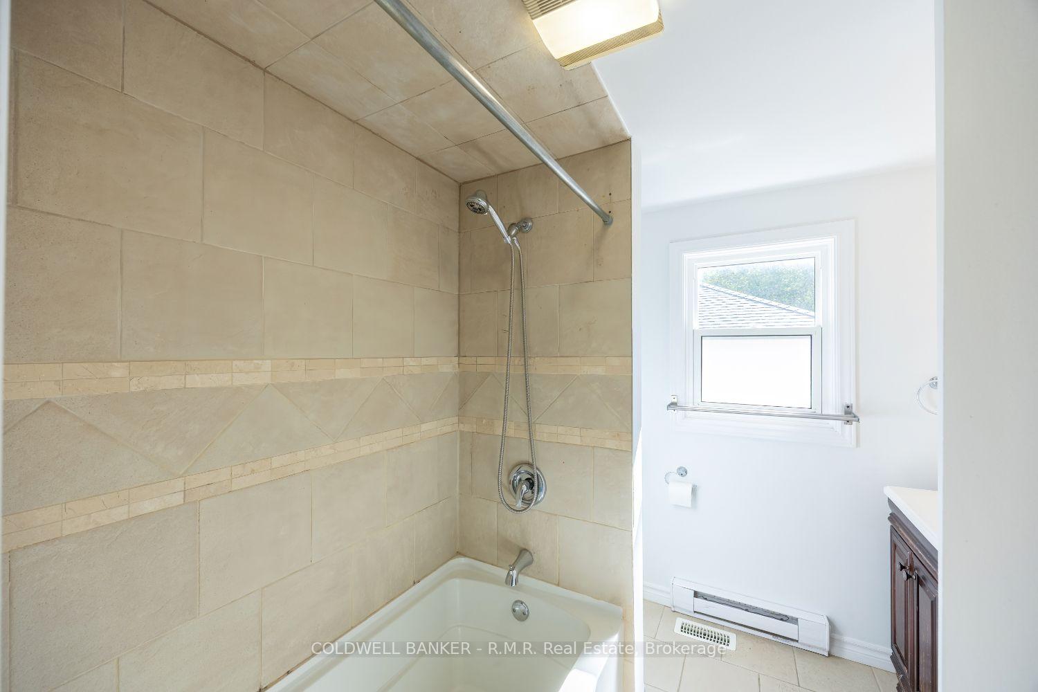 Photo 16 of 385 Trailridge Crescent, Oshawa, Pinecrest — HOMEH