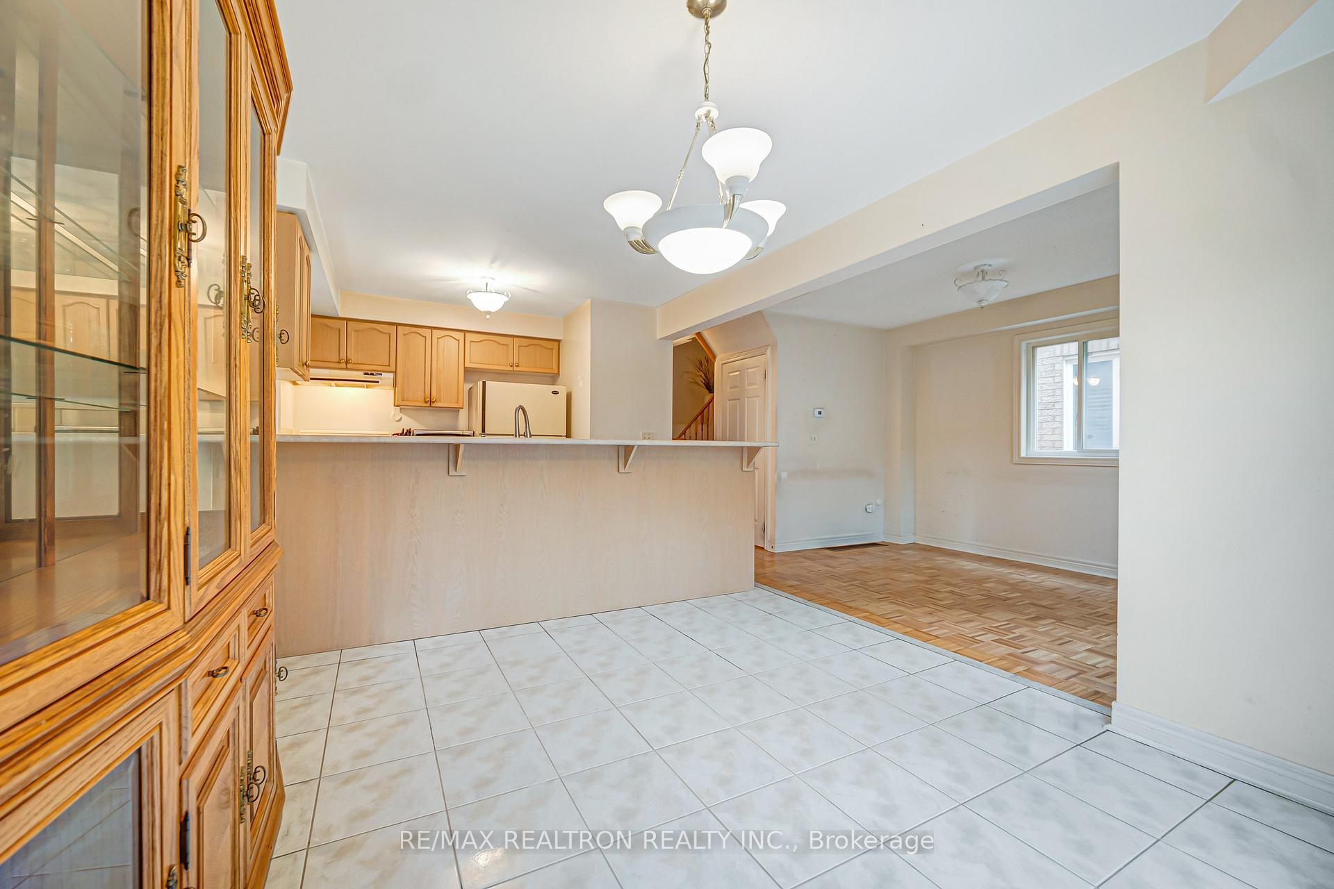 Photo 15 of 195 Kale Crescent, Vaughan, Maple — HOMEH