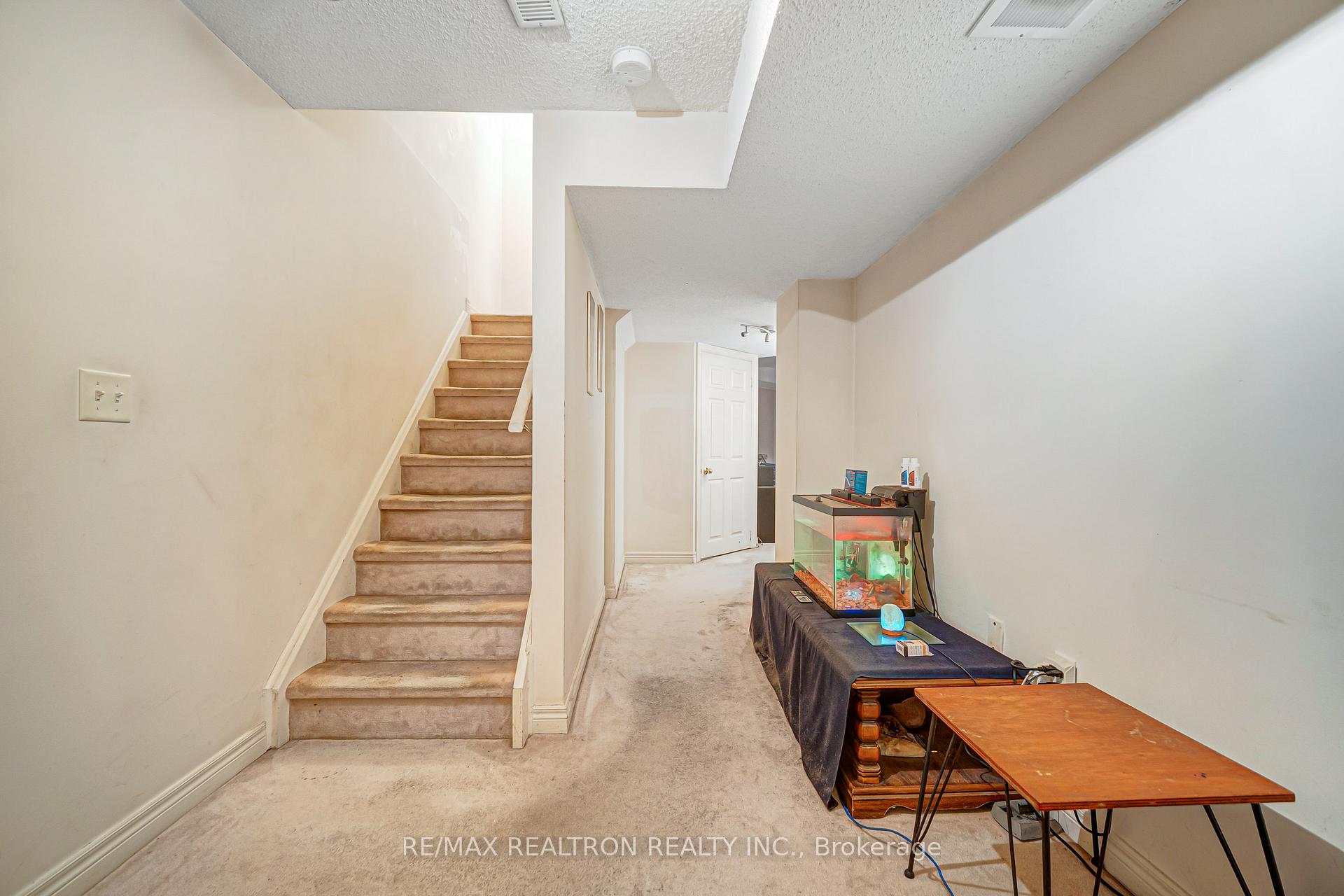 Photo 19 of 195 Kale Crescent, Vaughan, Maple — HOMEH