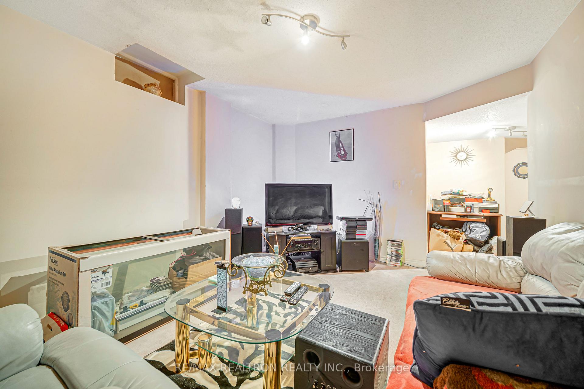 Photo 20 of 195 Kale Crescent, Vaughan, Maple — HOMEH