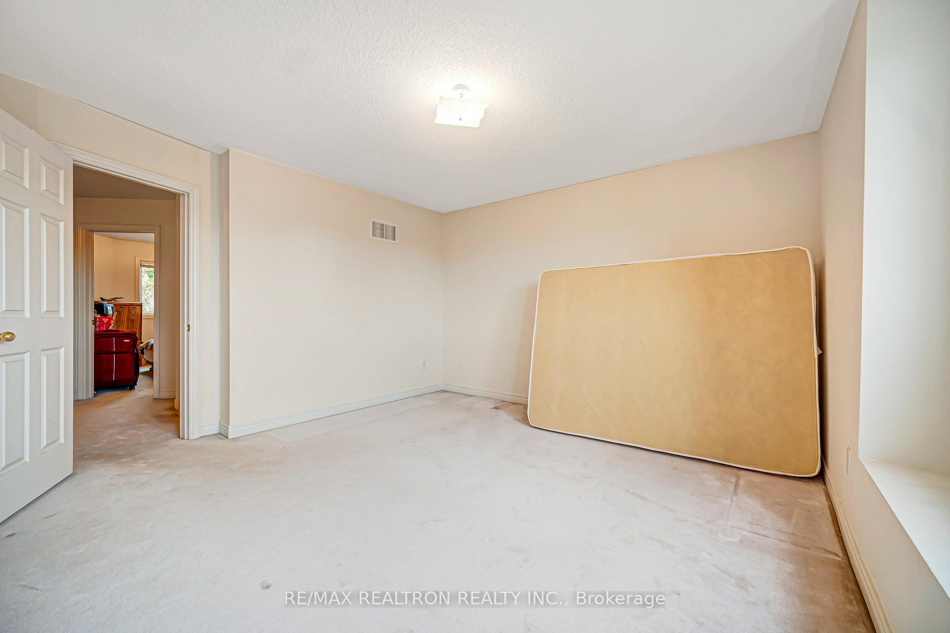 Photo 30 of 195 Kale Crescent, Vaughan, Maple — HOMEH