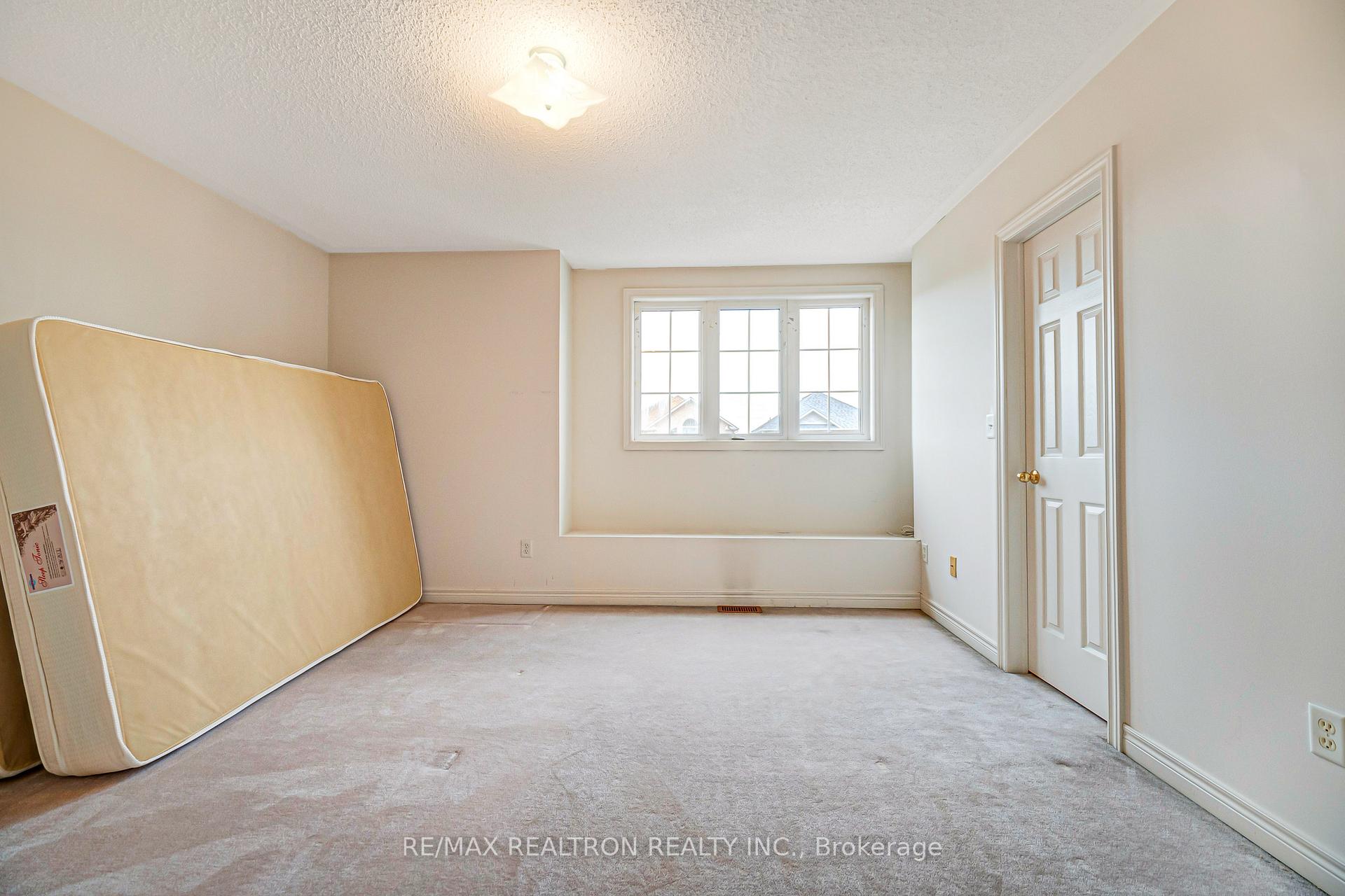 Photo 31 of 195 Kale Crescent, Vaughan, Maple — HOMEH