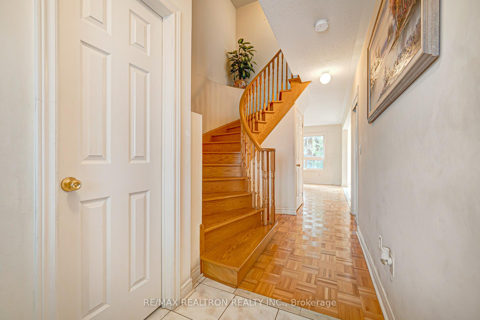 Photo 33 of 195 Kale Crescent, Vaughan, Maple — HOMEH
