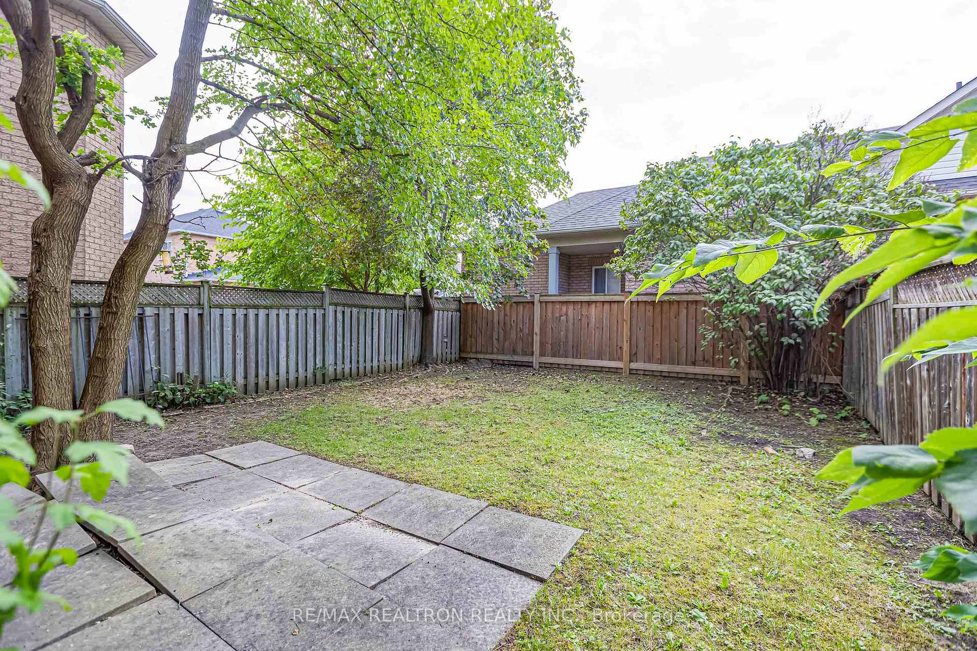 Photo 37 of 195 Kale Crescent, Vaughan, Maple — HOMEH