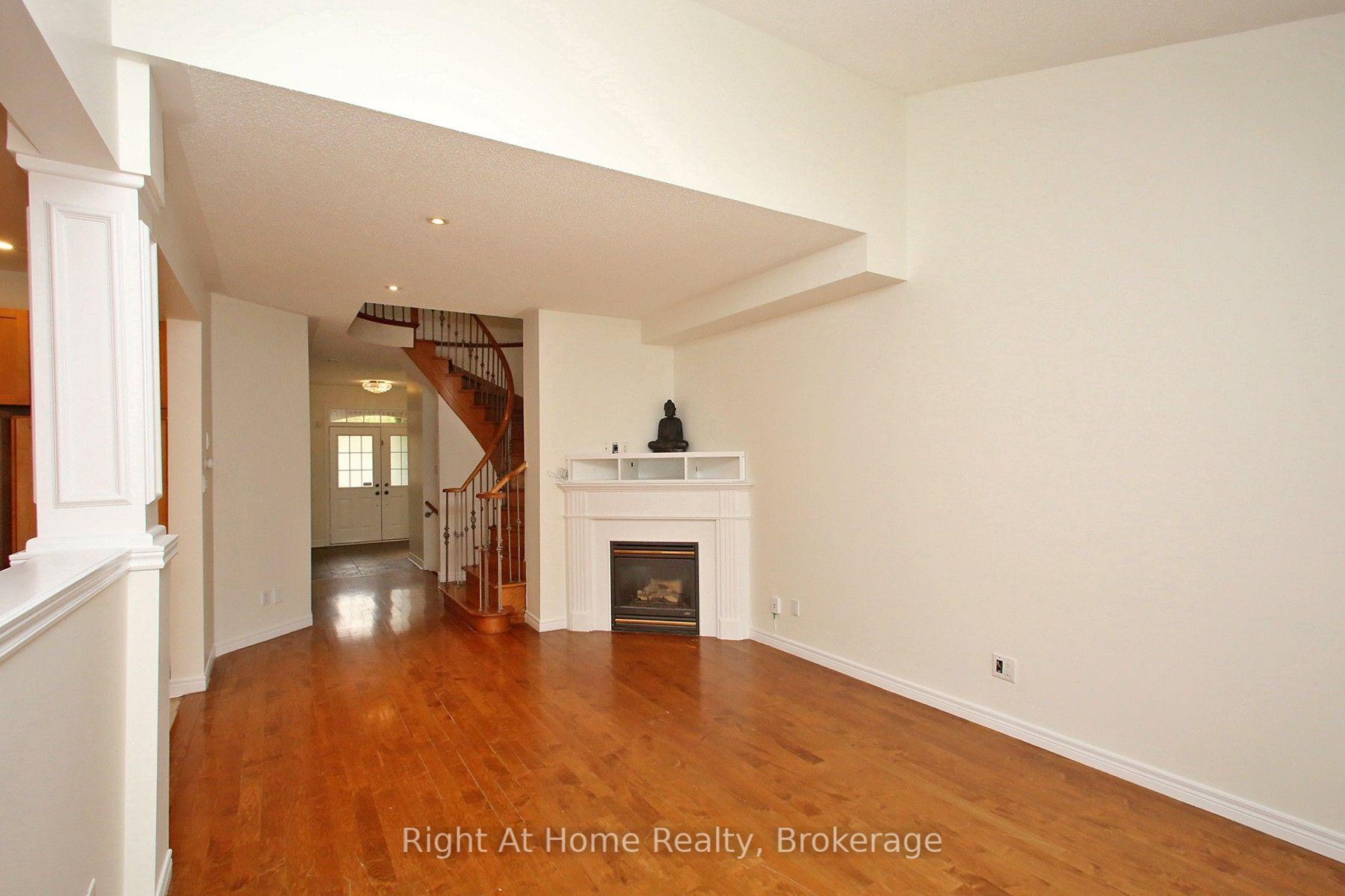Photo 7 of Unit Upper, 181 Fairlane Crescent, Vaughan, Vellore Village — HOMEH