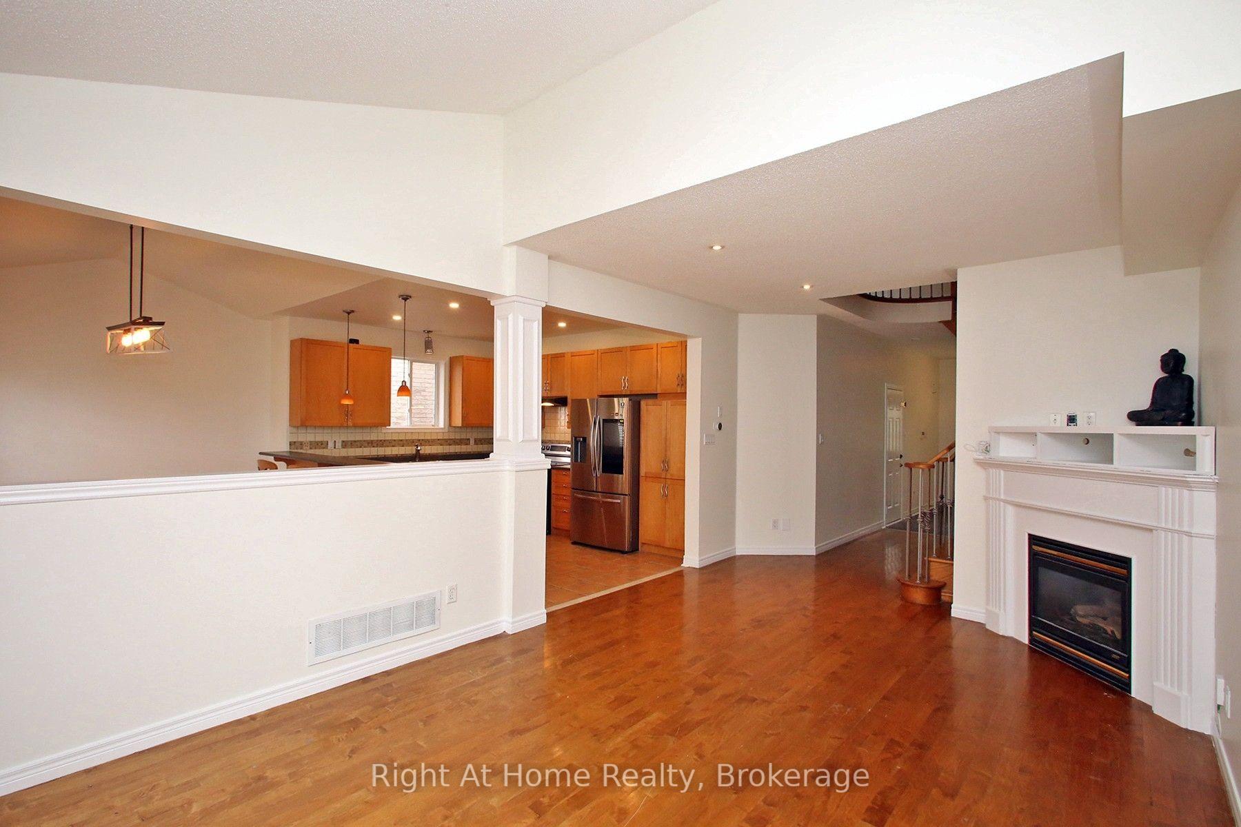 Photo 10 of Unit Upper, 181 Fairlane Crescent, Vaughan, Vellore Village — HOMEH