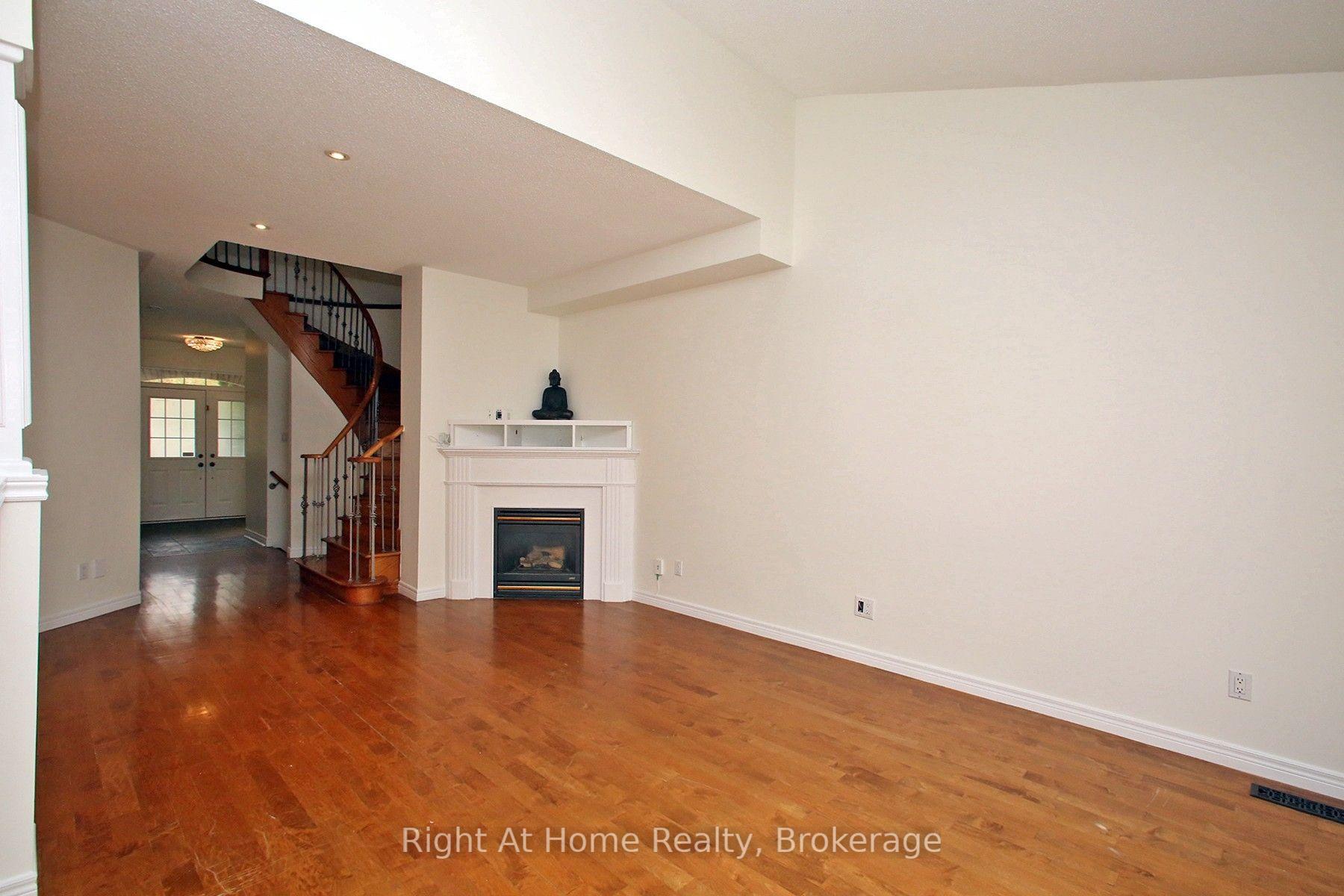 Photo 11 of Unit Upper, 181 Fairlane Crescent, Vaughan, Vellore Village — HOMEH