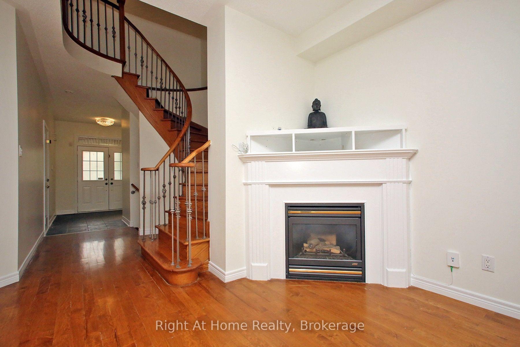 Photo 13 of Unit Upper, 181 Fairlane Crescent, Vaughan, Vellore Village — HOMEH