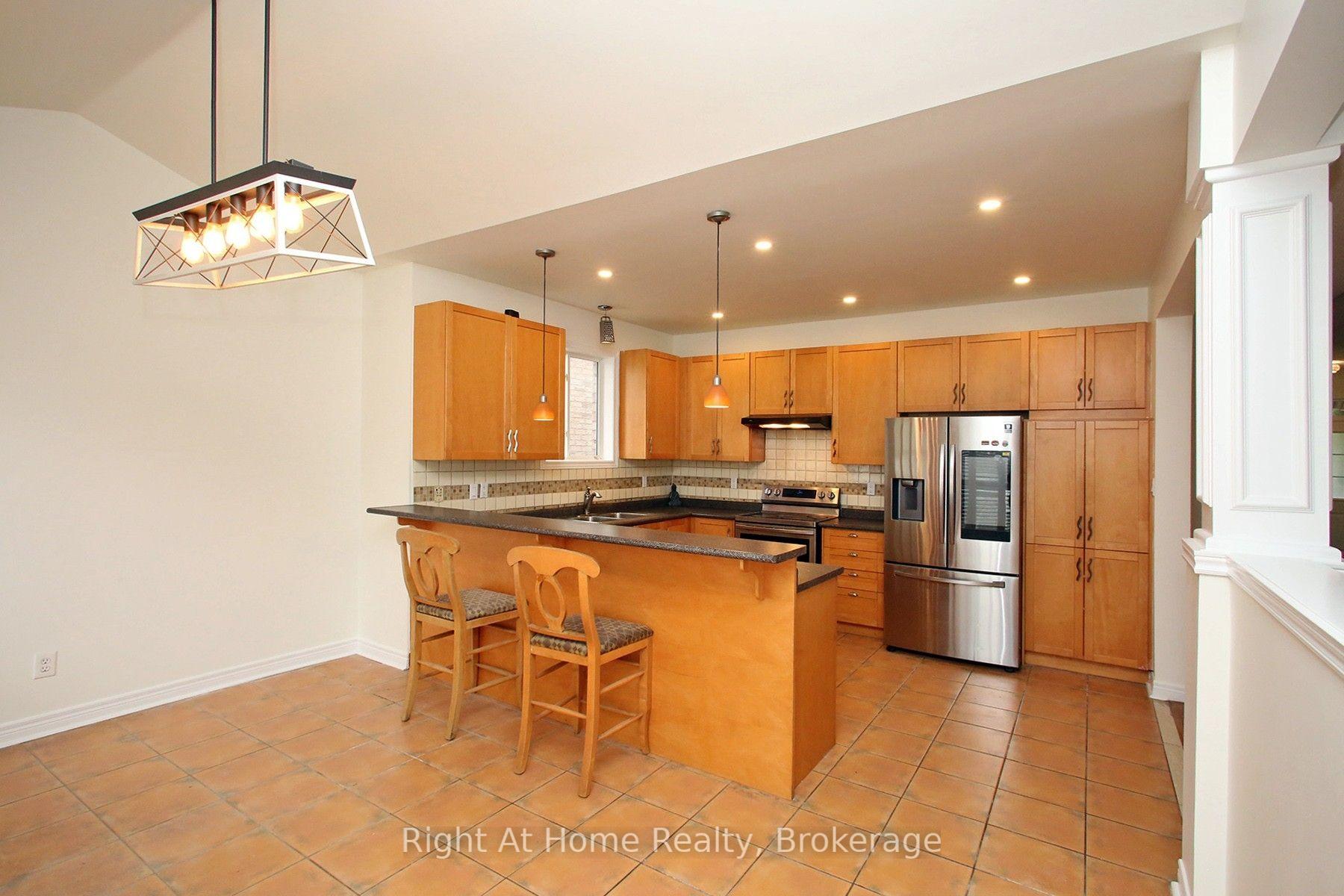 Photo 17 of Unit Upper, 181 Fairlane Crescent, Vaughan, Vellore Village — HOMEH