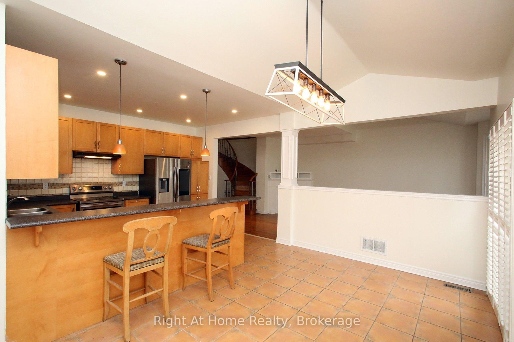 Photo 18 of Unit Upper, 181 Fairlane Crescent, Vaughan, Vellore Village — HOMEH
