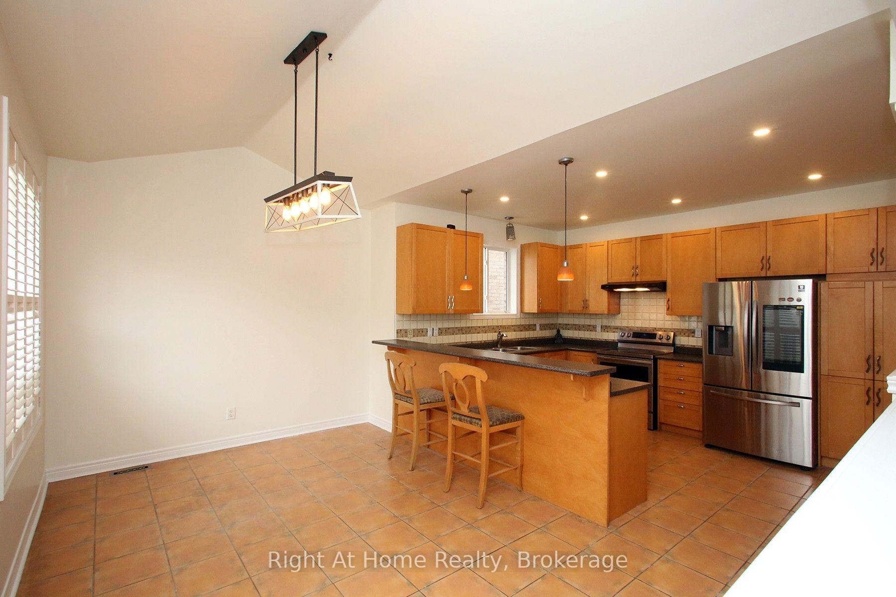 Photo 19 of Unit Upper, 181 Fairlane Crescent, Vaughan, Vellore Village — HOMEH