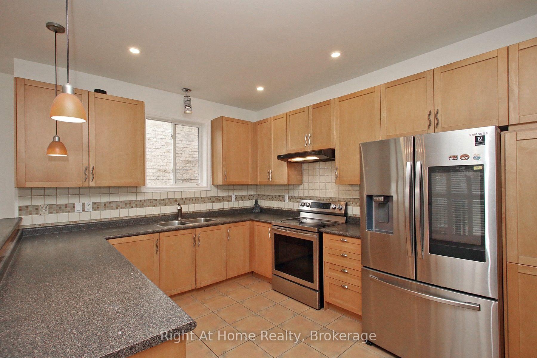 Photo 23 of Unit Upper, 181 Fairlane Crescent, Vaughan, Vellore Village — HOMEH