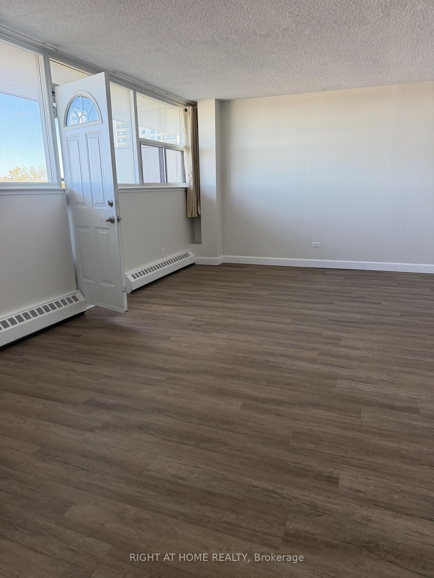 Photo 6 of Unit 505, 215 Glenridge Avenue, St. Catharines, Glendale/Glenridge — HOMEH