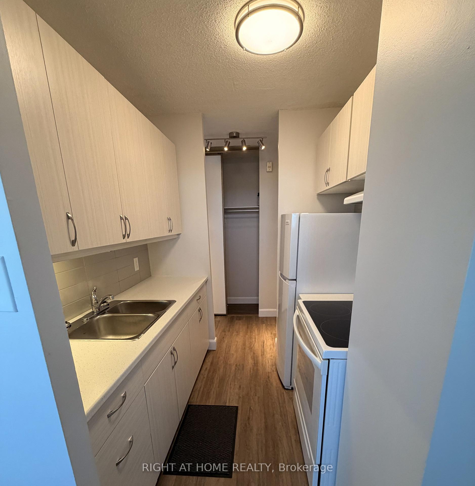 Photo 8 of Unit 505, 215 Glenridge Avenue, St. Catharines, Glendale/Glenridge — HOMEH