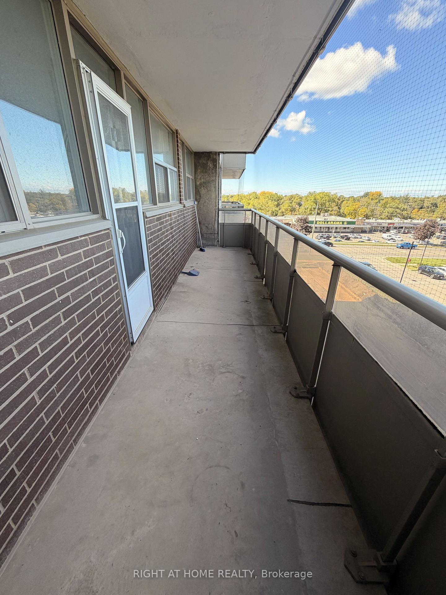Photo 12 of Unit 505, 215 Glenridge Avenue, St. Catharines, Glendale/Glenridge — HOMEH