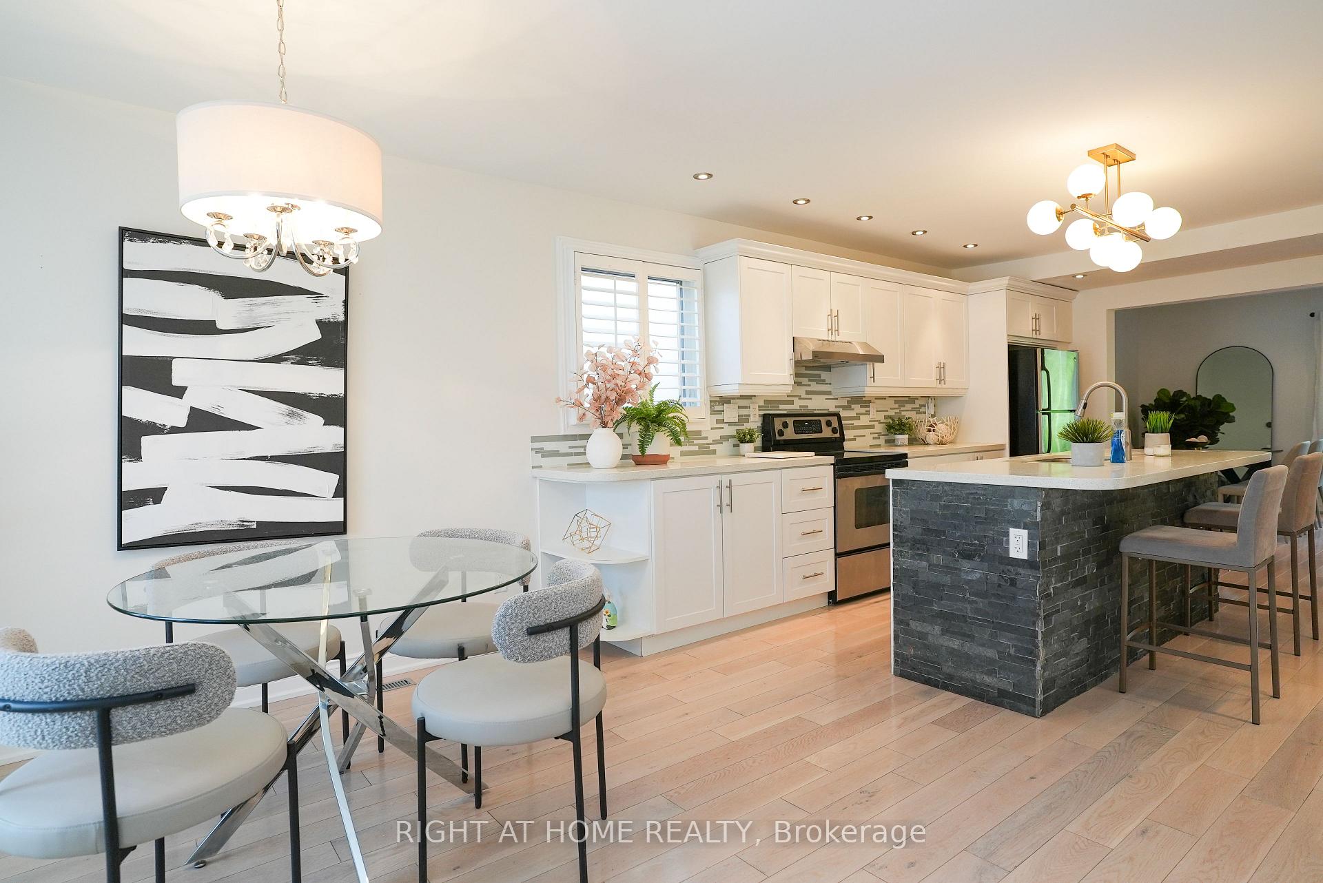 Photo 4 of 2038 Chrisdon Road, Burlington, Headon — HOMEH