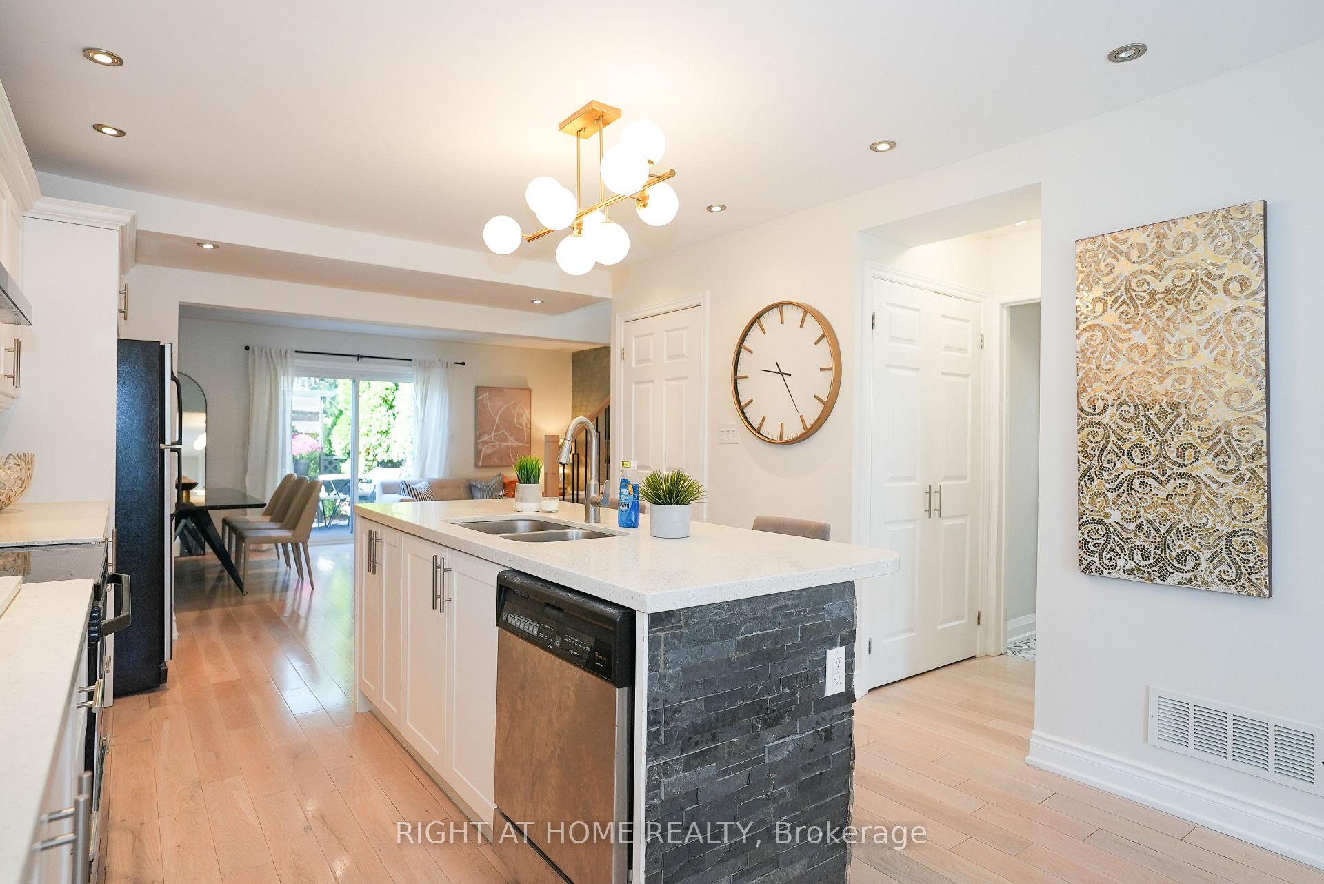 Photo 7 of 2038 Chrisdon Road, Burlington, Headon — HOMEH