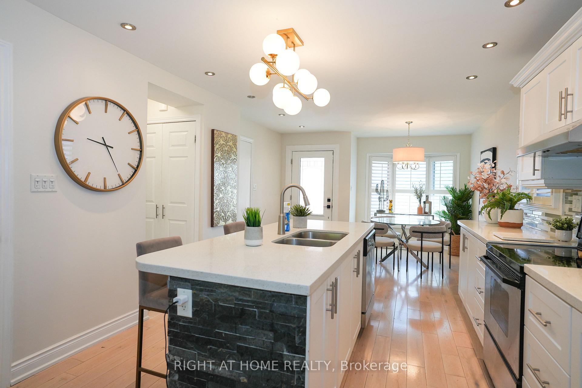 Photo 8 of 2038 Chrisdon Road, Burlington, Headon — HOMEH